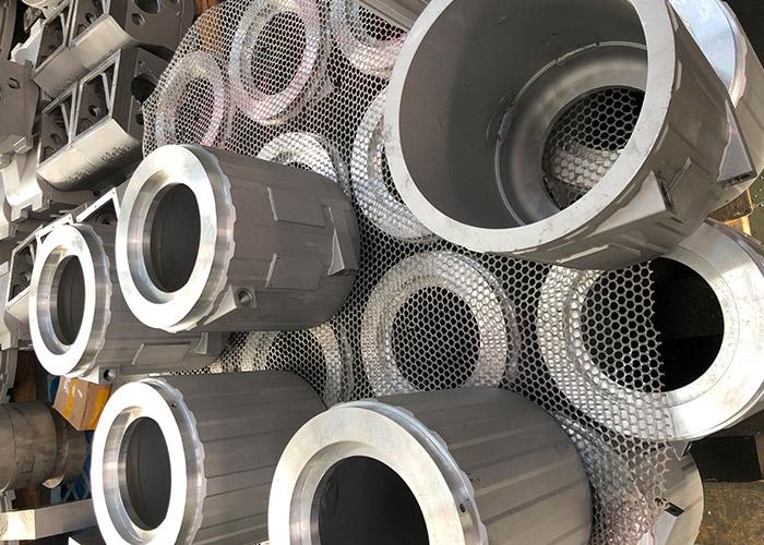 合金鑄(zhu)造澆入型腔(qiāng)冷卻到室溫(wēn)要經曆三個(gè)階段